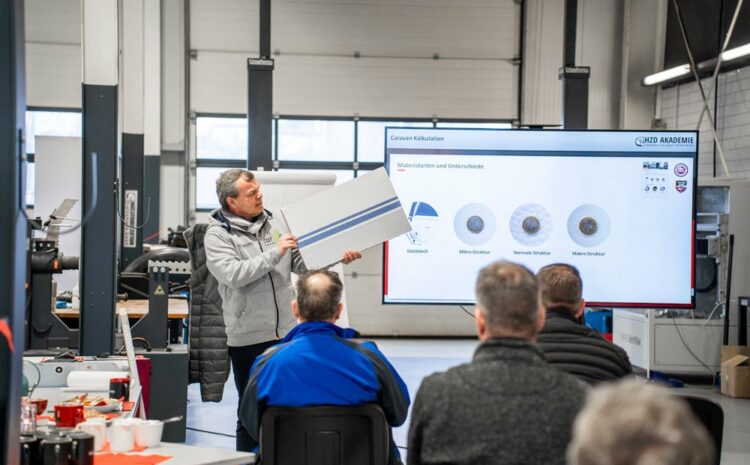  Neues aus der Akademie